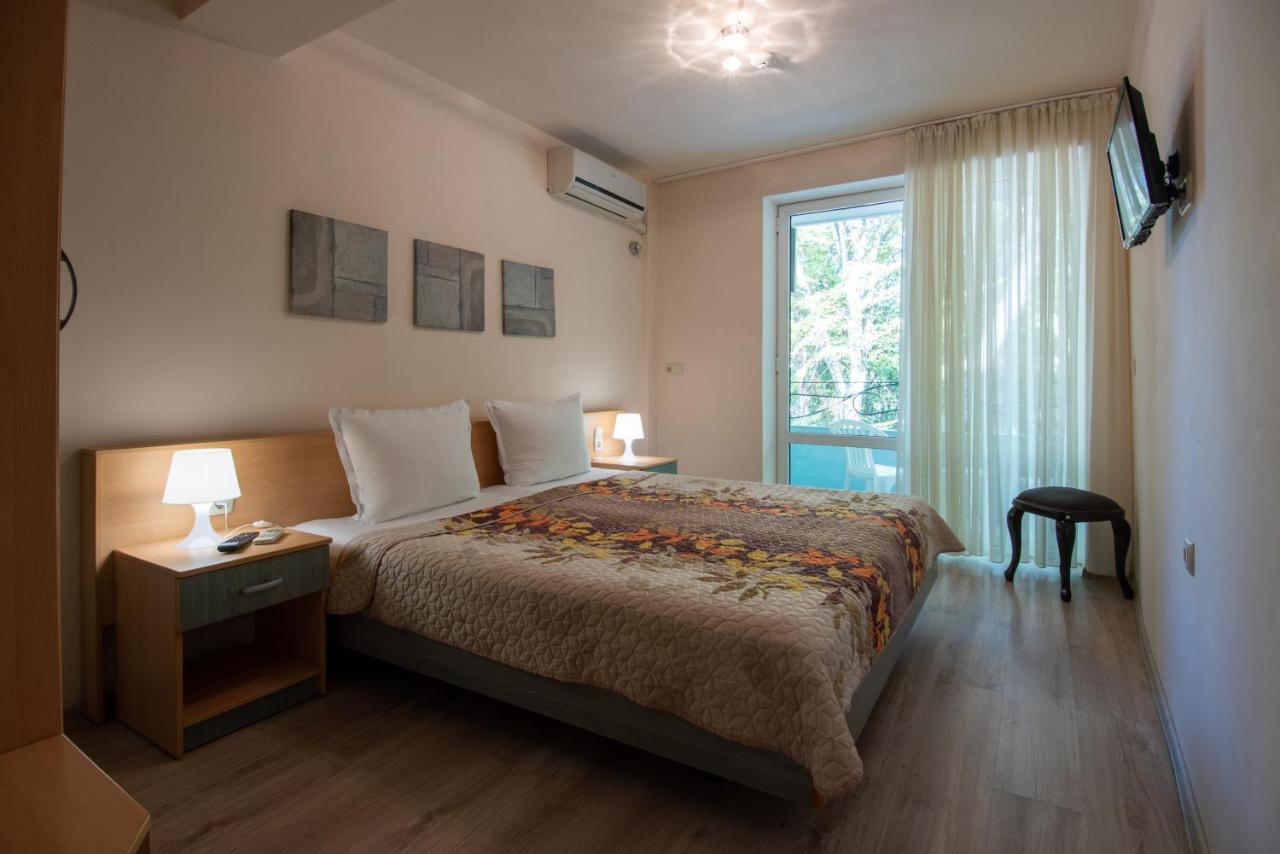 Ariana Hotel Kiten  Extérieur photo