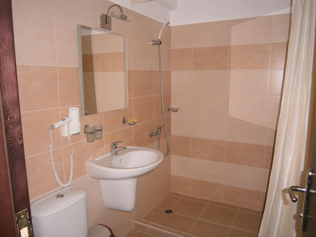 Ariana Hotel Kiten  Chambre photo